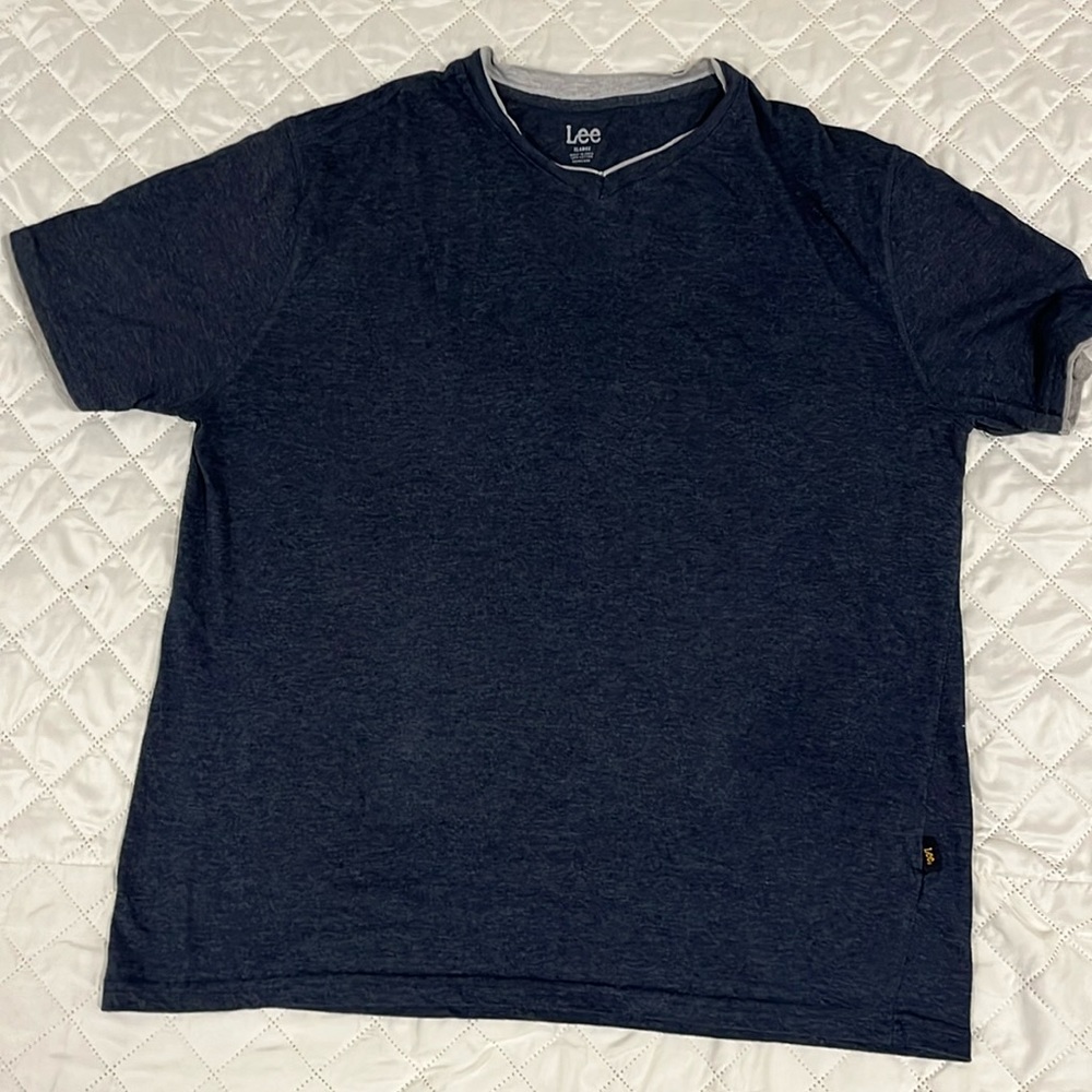 🤗Men’s navy blue T-shirt by Lee size extra large